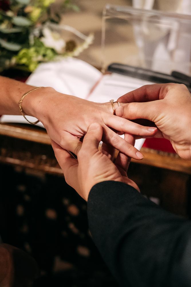 Ringen worden omgedaan